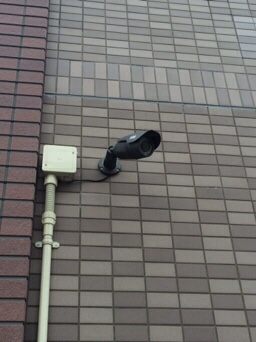 福岡市のファミリー向けマンションに設置した防犯カメラ